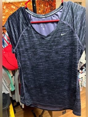 ⚡ Nike Dri-FIT V-Neck Athletic Tee |Women’s Size Large ⚡ Gray/Purple/Heather ⚡